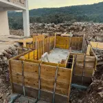 Izrada bazena u dvorištu – Kendeš gradnja, profesionalna gradnja betonskih i obloženih bazena do završnih radova(sistem ključ u ruke) u Vodicama, Šibeniku i Šibensko-kninskoj županiji – Kendeš gradnja, uređenje okućnica i dvorišta