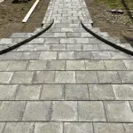 Postavljanje opločnika u [grad/regija] – Kendeš gradnja, uređenje dvorišta i okućnica u Vodicama, Šibeniku i Šibensko-kninskoj županiji